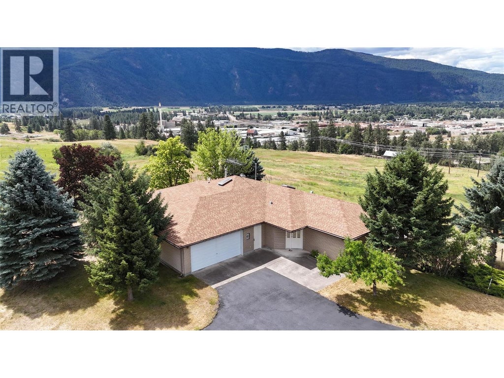 210 WINNIPEG AVENUE, GRAND FORKS, BC V0H 1H0 - Image 3233206423.jpeg?d=l