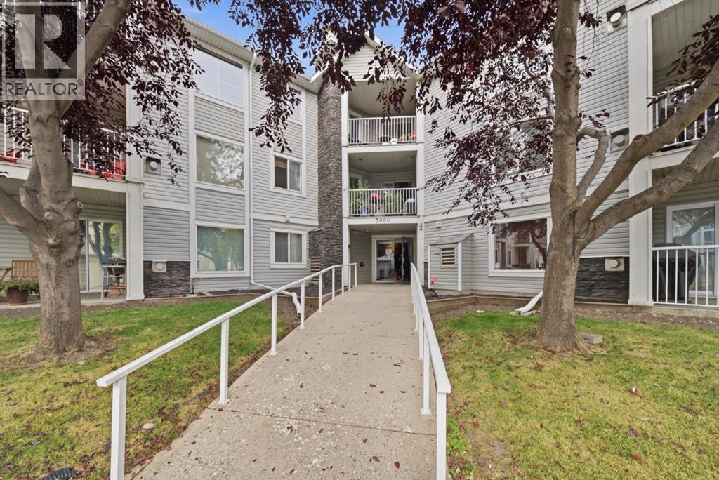 208, 3208 Valleyview Park SE