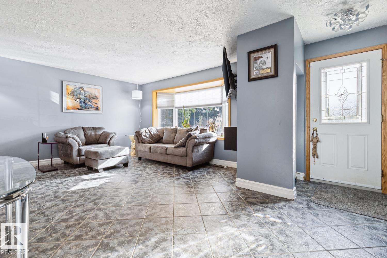 10830 159 ST NW