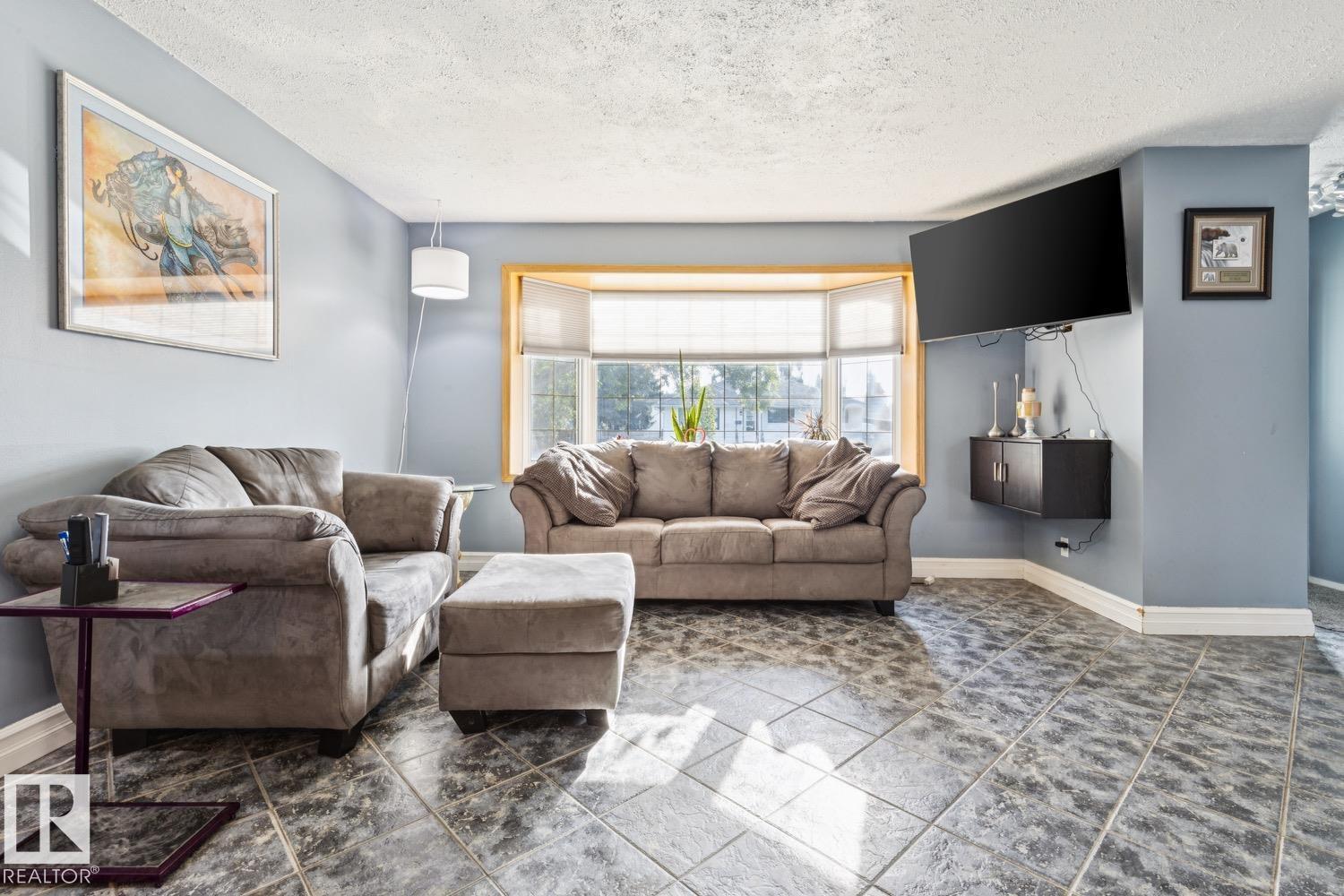 10830 159 ST NW