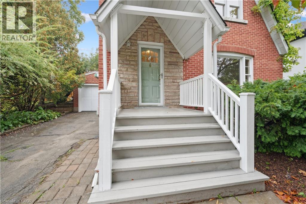 103 DUNBAR Road S
