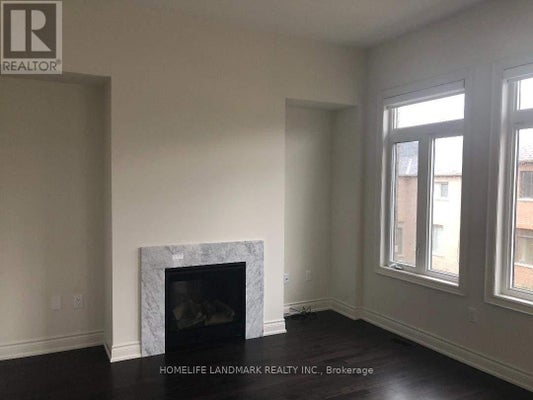 8 Yarrow Lane, East Gwillimbury (Holland Landing), ON 2