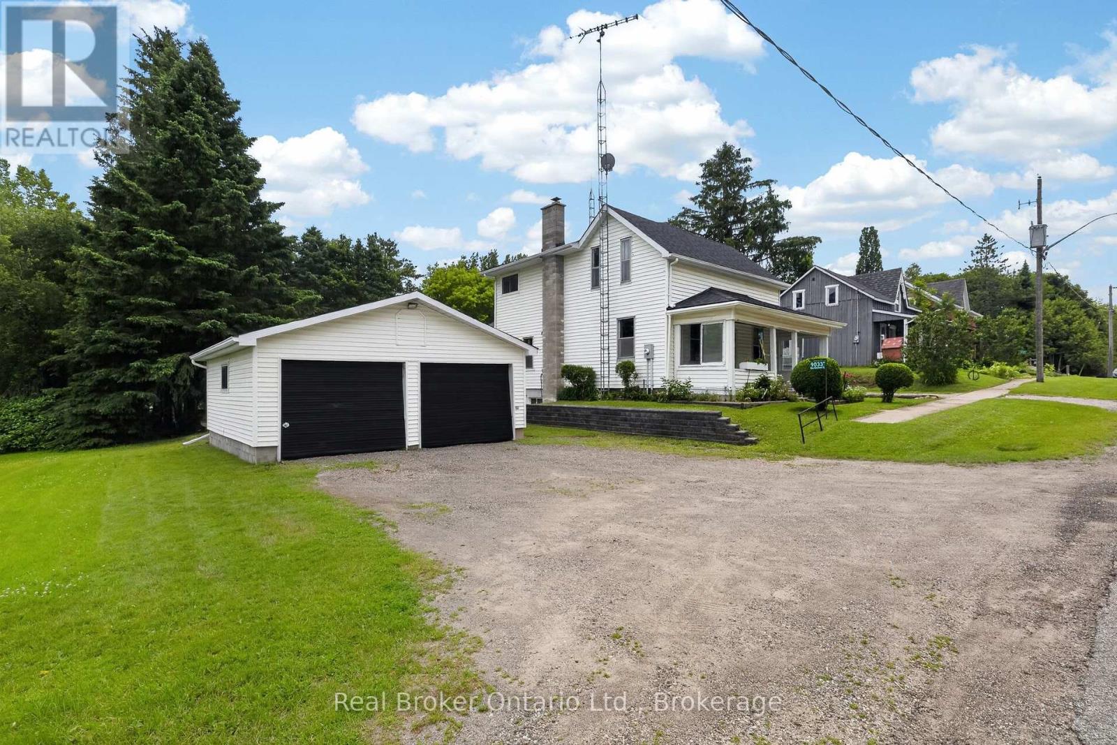 9033 ERIN GARAFRAXA TOWNLINE