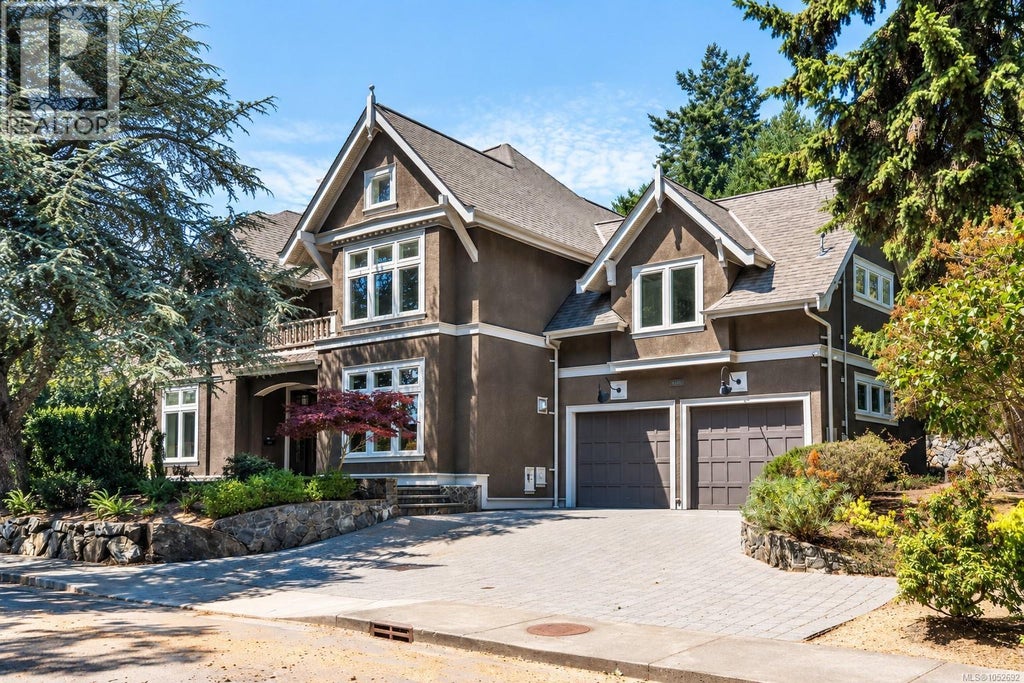 1568 MONTGOMERY AVENUE, VICTORIA, BC V8S 1T6 - Image 3329360809.jpeg?d=l