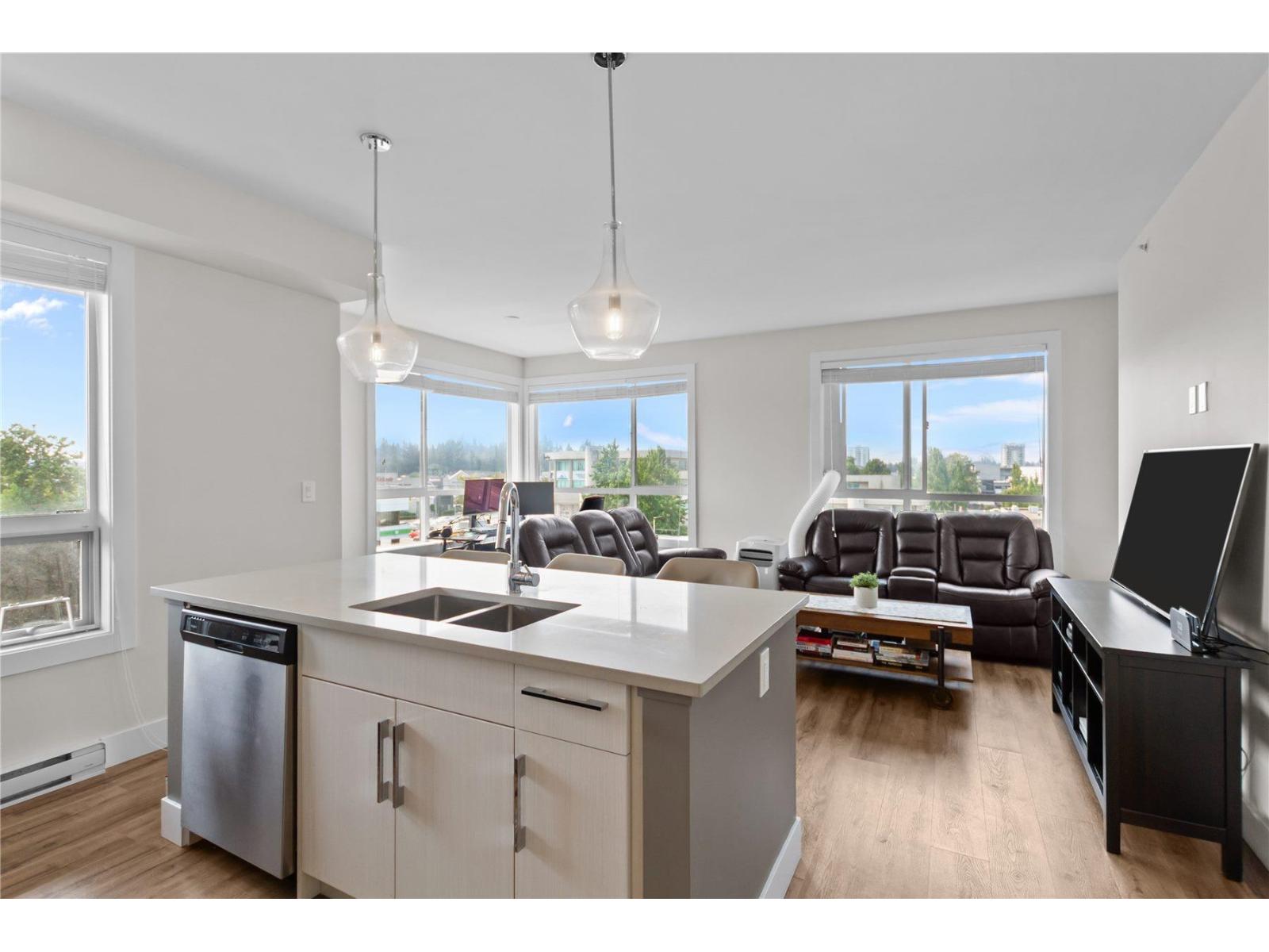 512 32838 VENTURA AVENUE