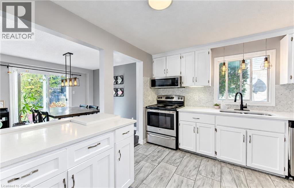 527B ROSEMEADOW Crescent