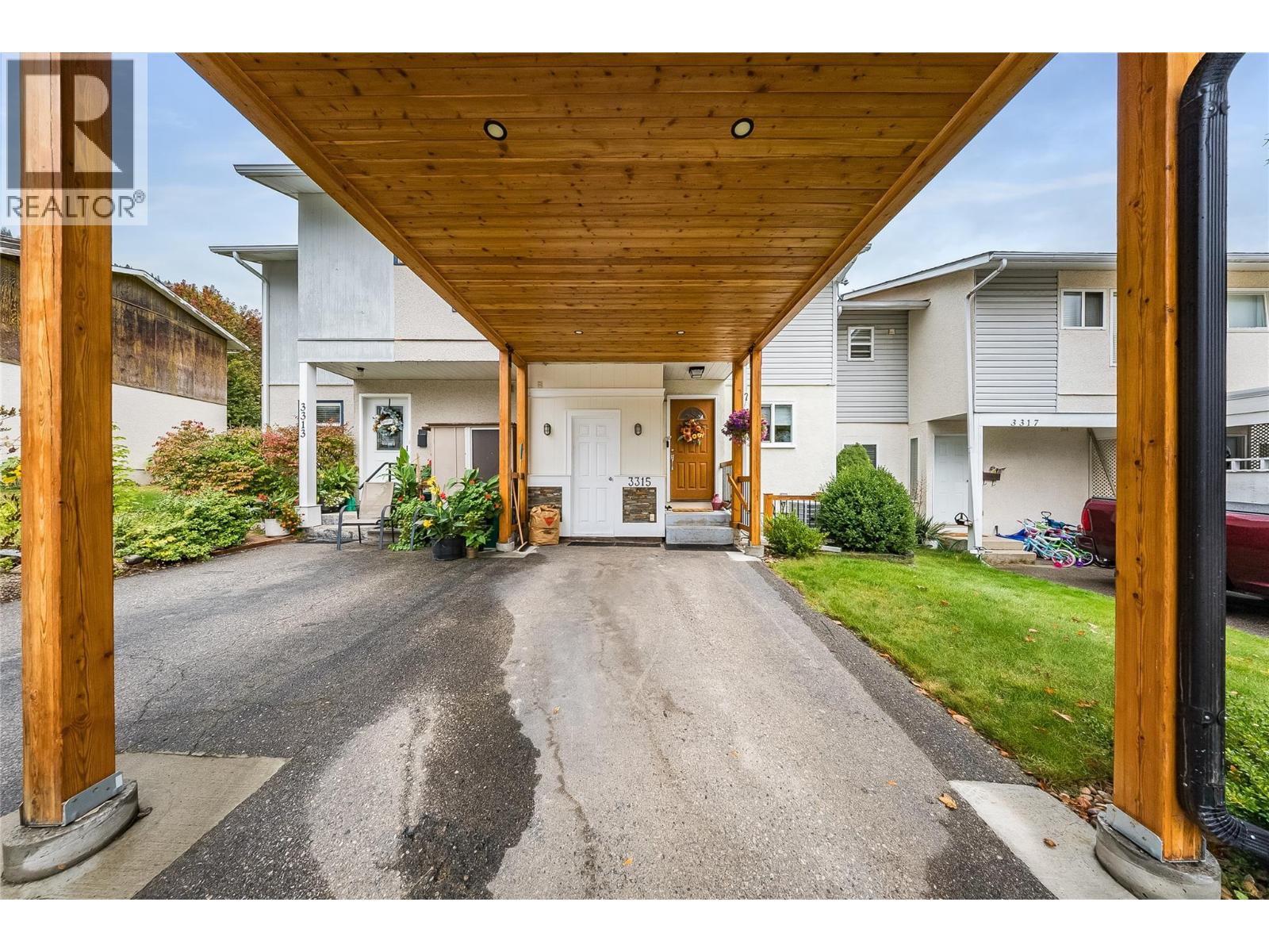 3315 LAUREL Crescent