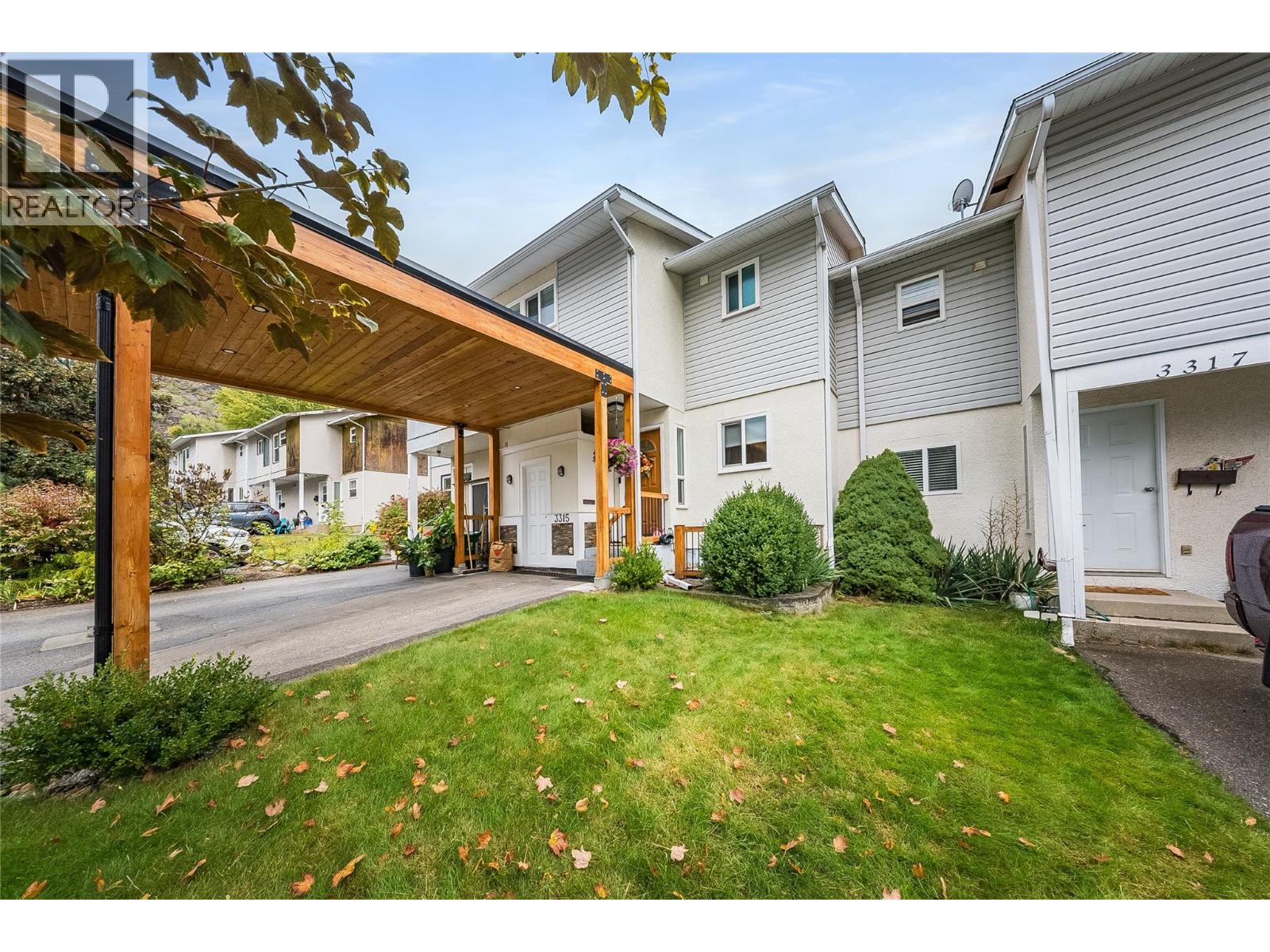3315 LAUREL Crescent
