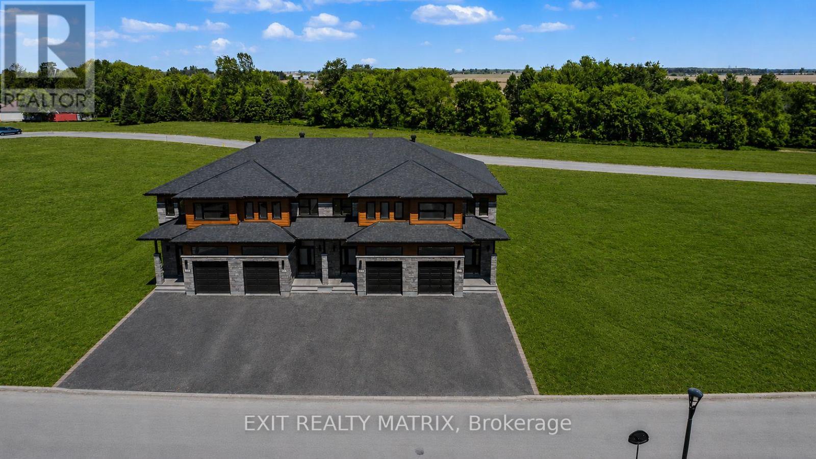 535 REGINA STREET - Photo 2