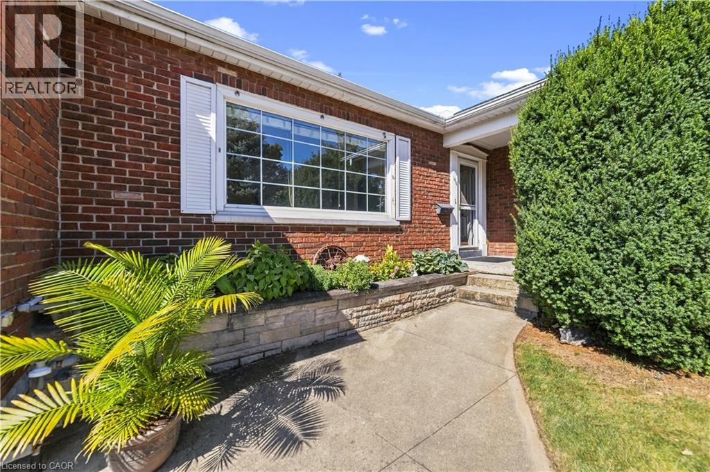 106 POTTRUFF Road S
