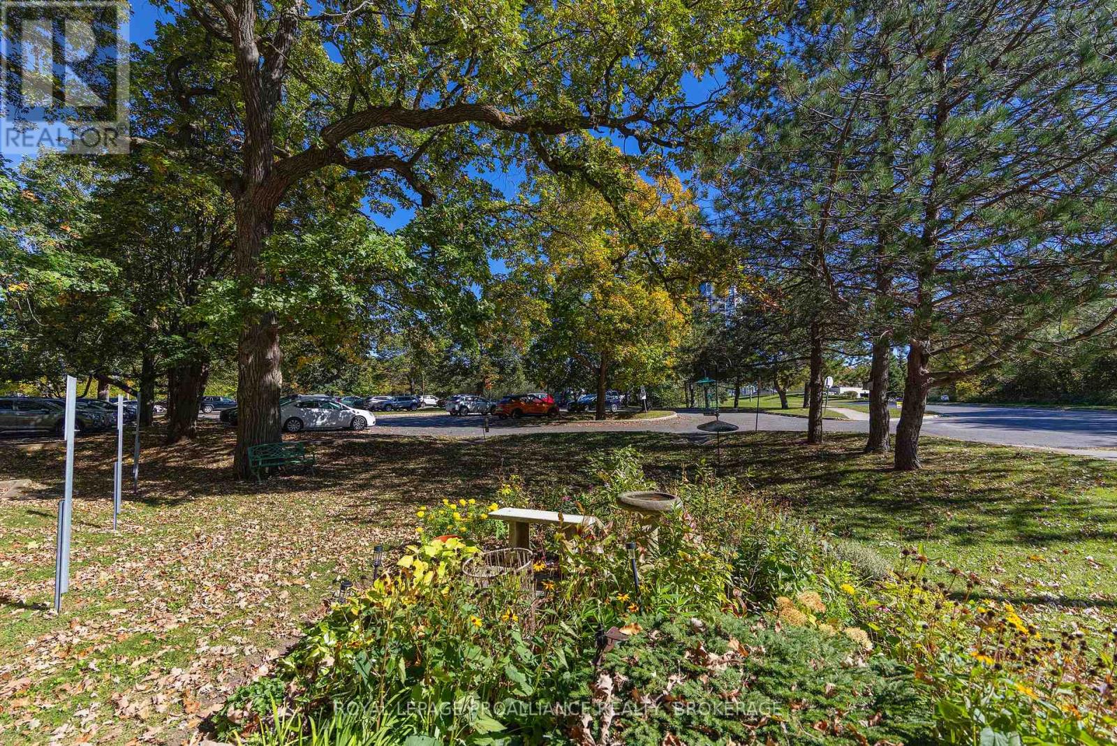 406 - 115 BARRETT COURT