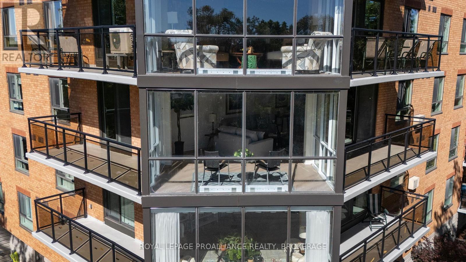 406 - 115 BARRETT COURT