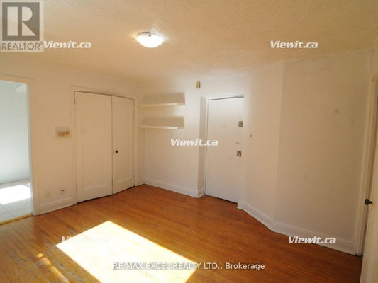 1A Elm Grove Ave, Toronto (South Parkdale), ON 2