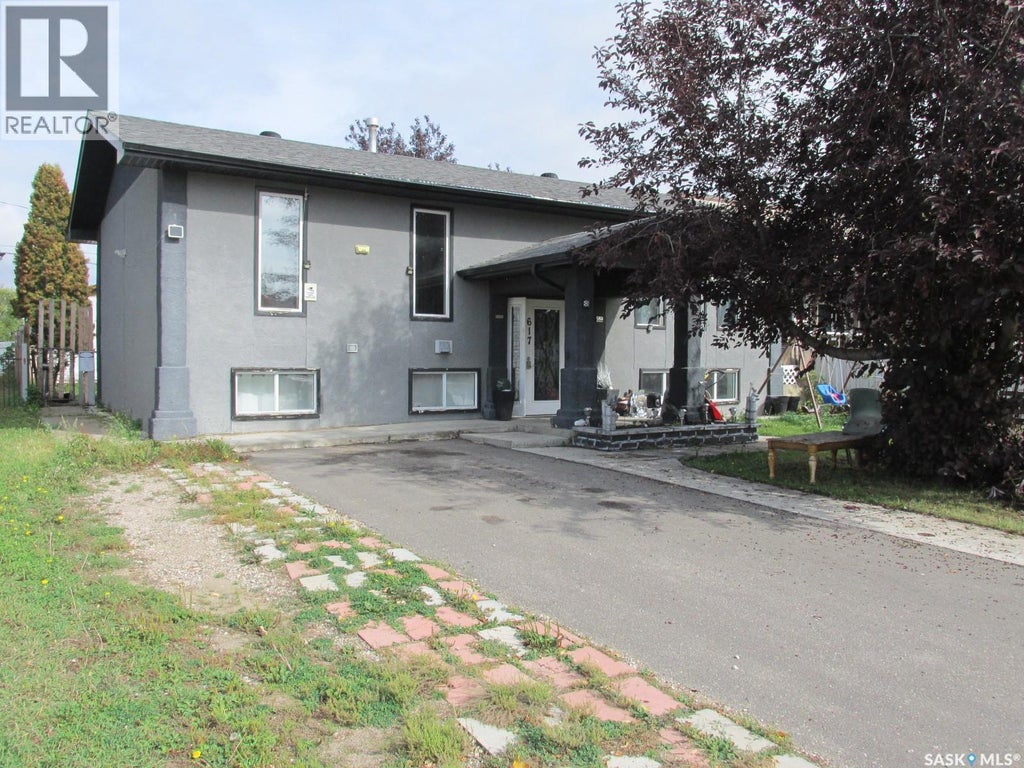 617 8TH AVENUE W, NIPAWIN, SK S0E 1E0 - Image 3429701472.jpeg?d=l