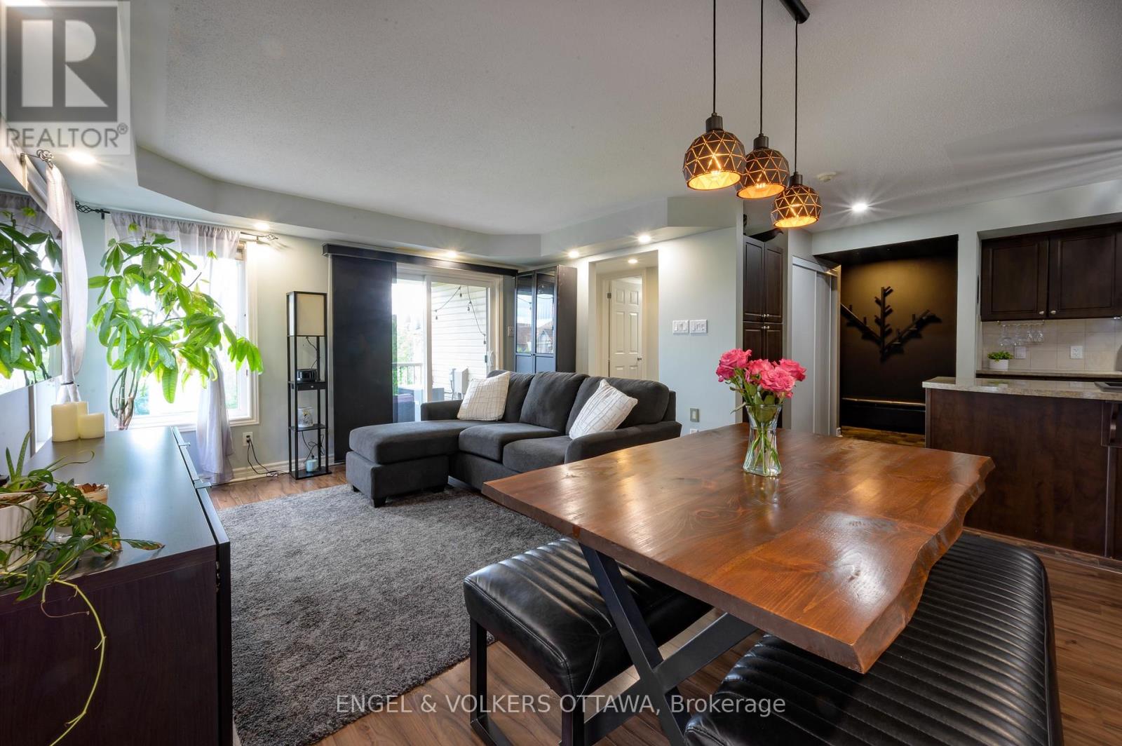7 - 50 BARNSTONE DRIVE