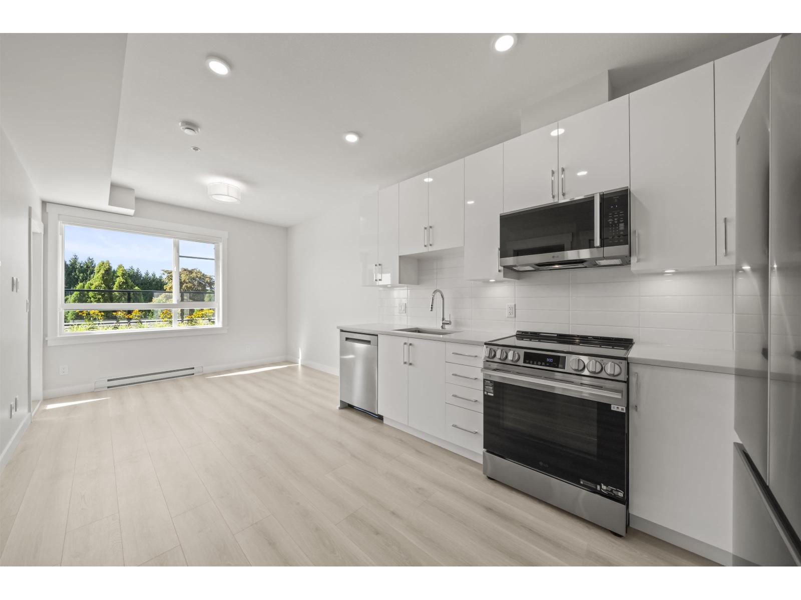 416 8423 CEDAR STREET