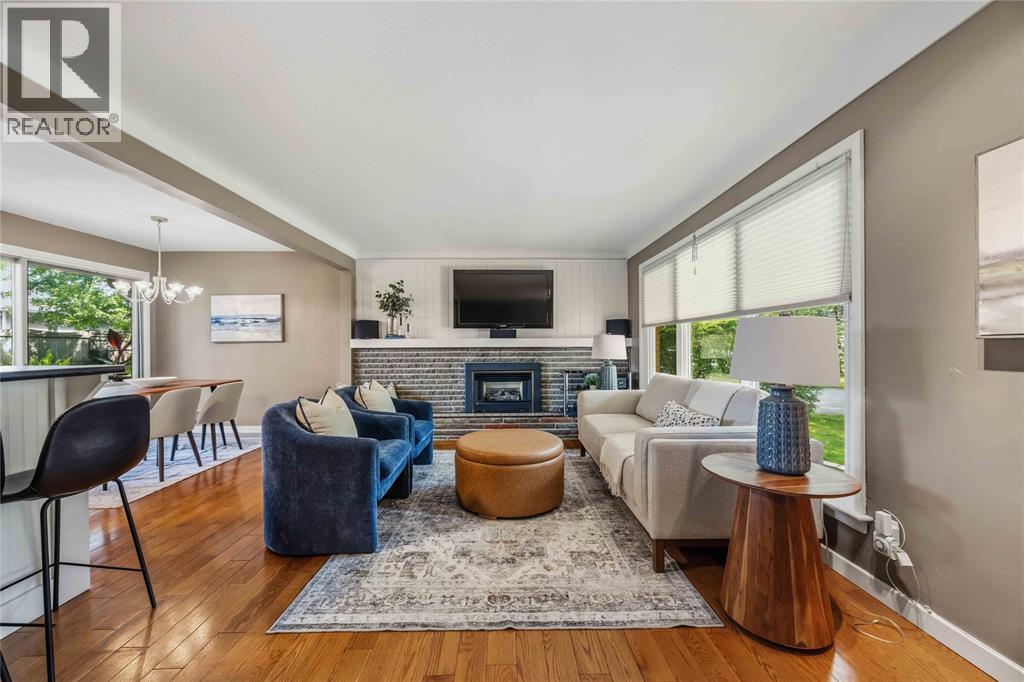 1220 RIDGEWOOD DRIVE