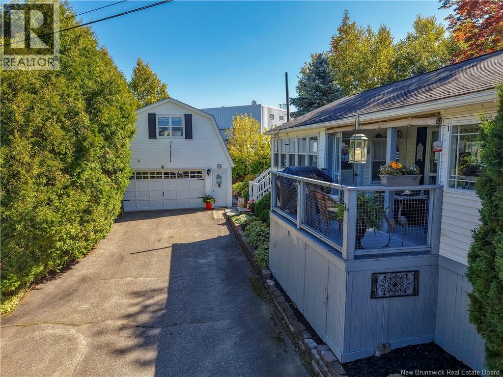 636 Barclay Loop - Photo 3