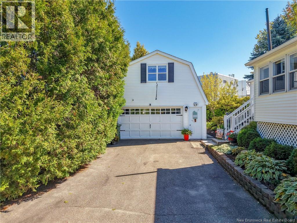 636 Barclay Loop - Photo 4