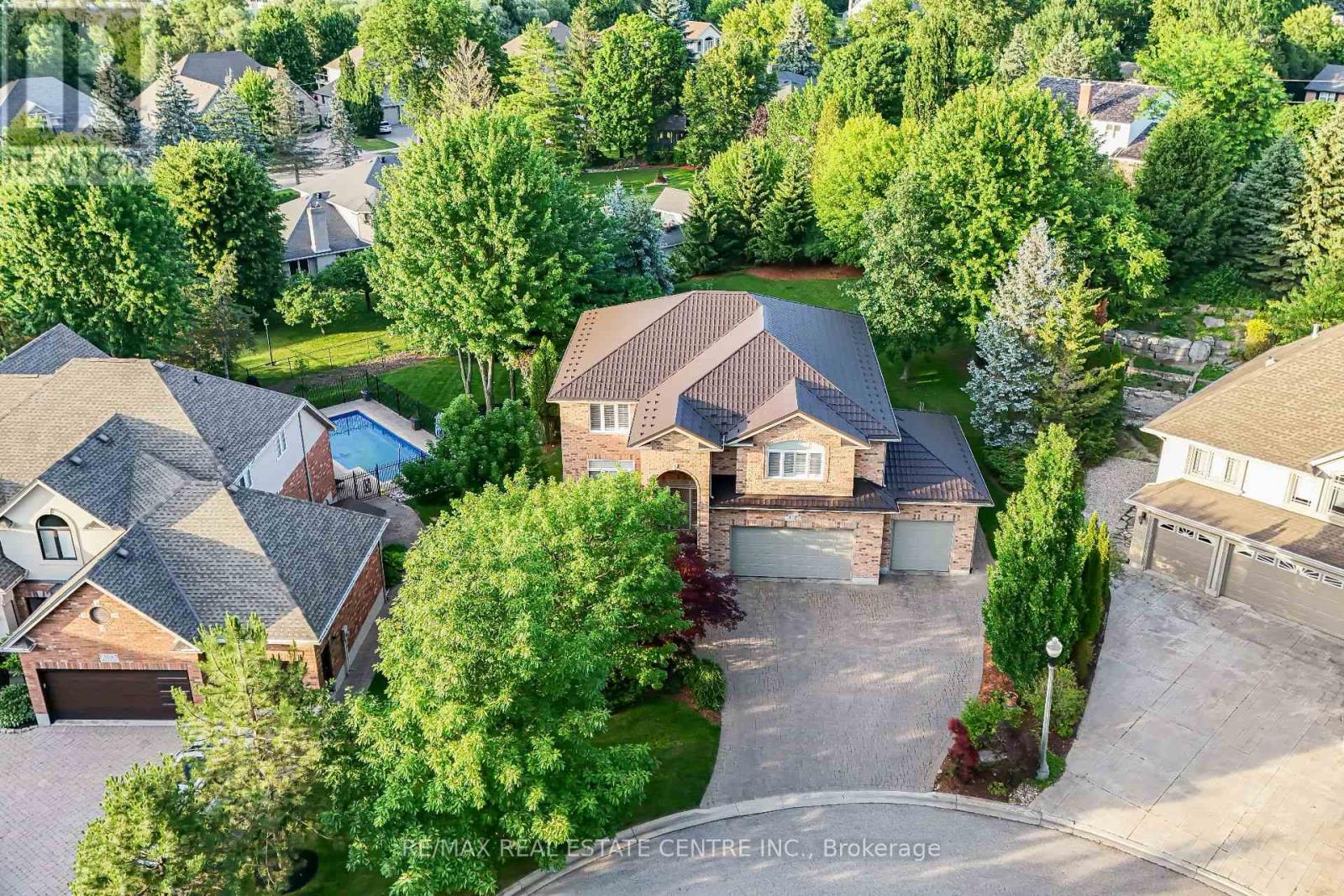 112 DIRKSEN COURT