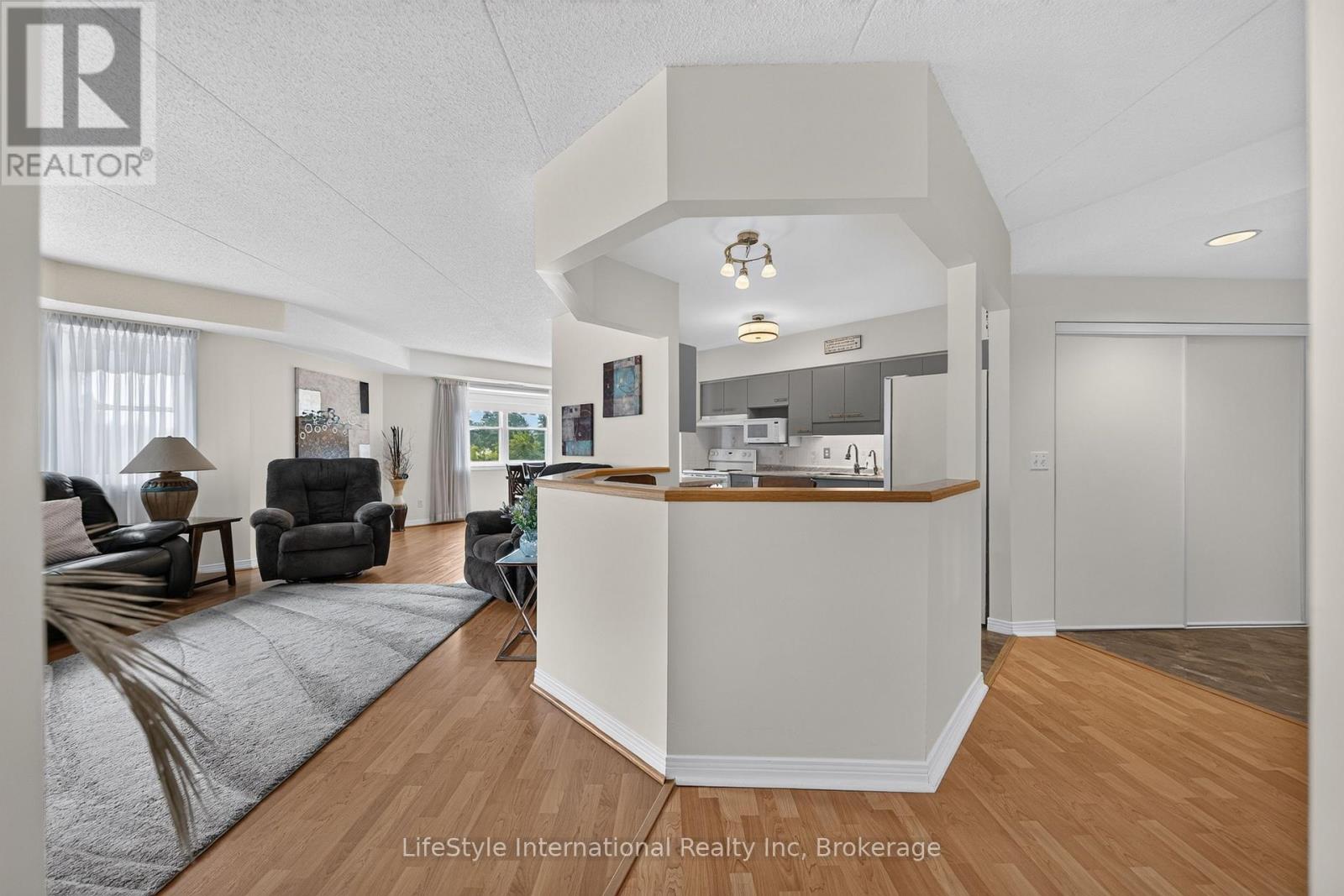 210 - 208 SILVERCREEK PARKWAY N