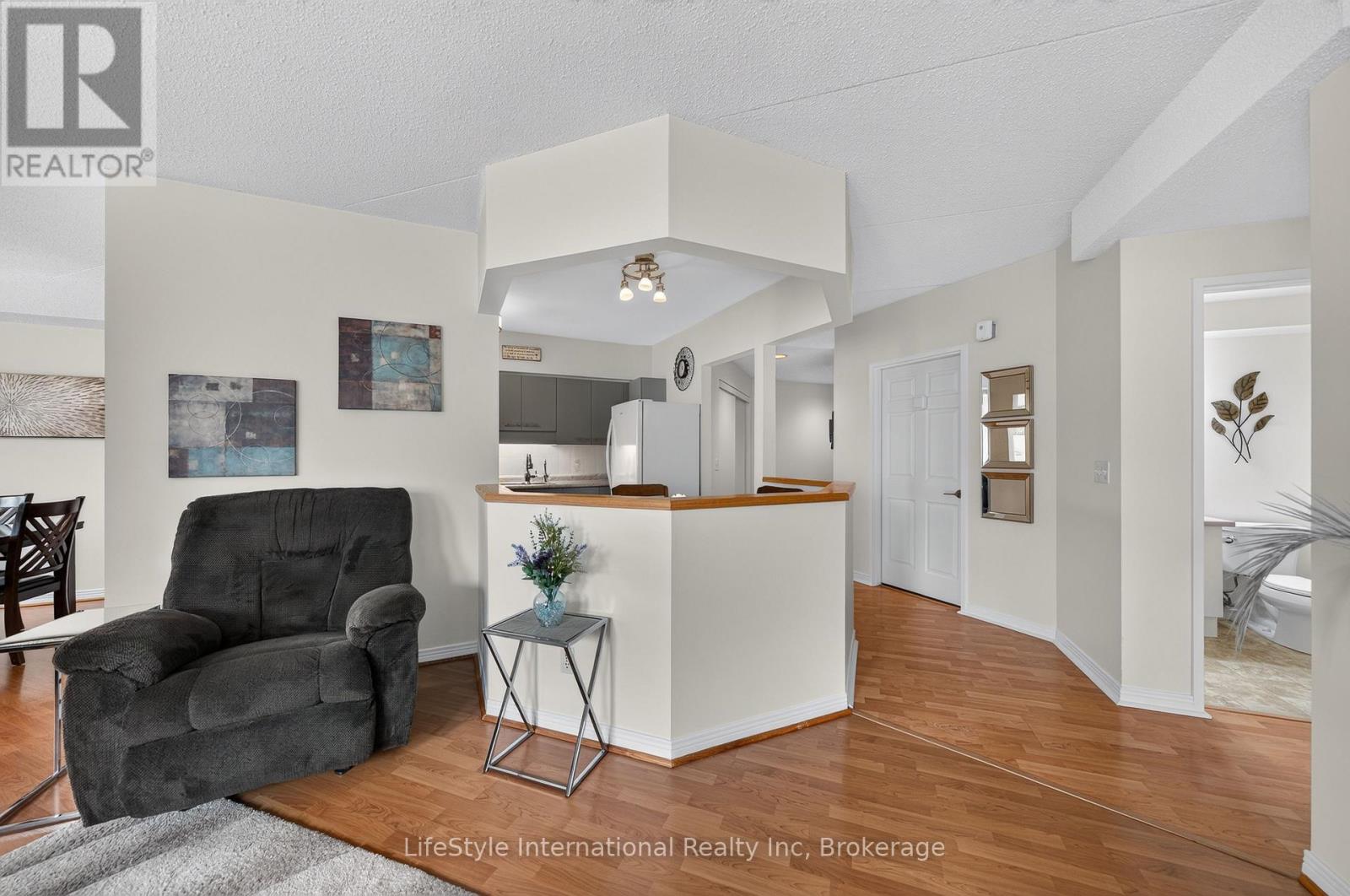 210 - 208 SILVERCREEK PARKWAY N