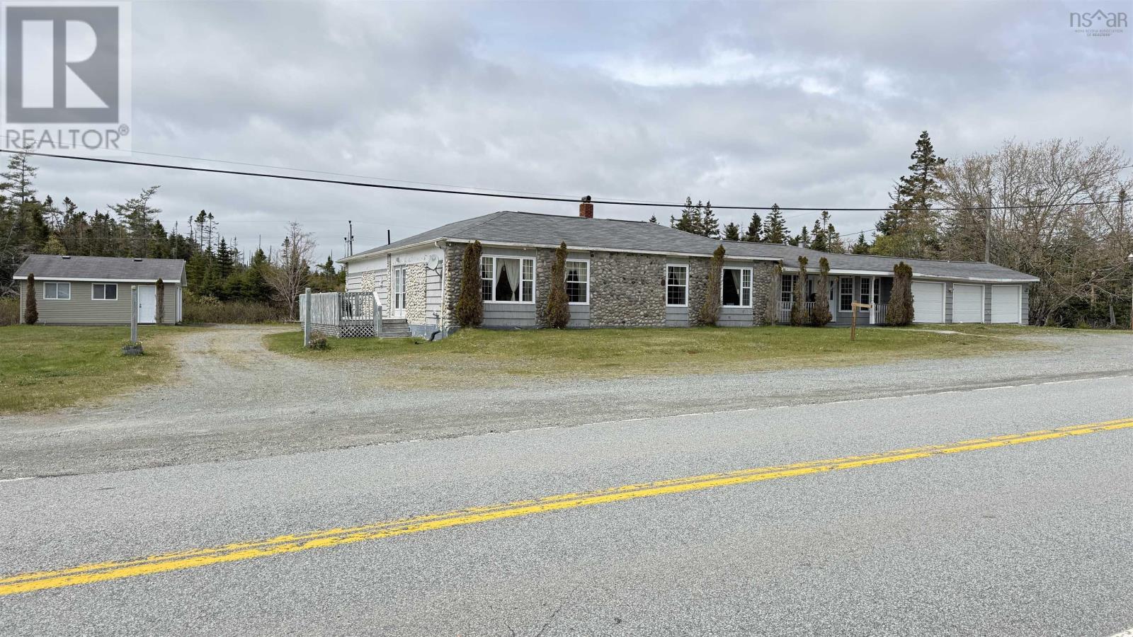 16989 Highway 7 - Photo 3