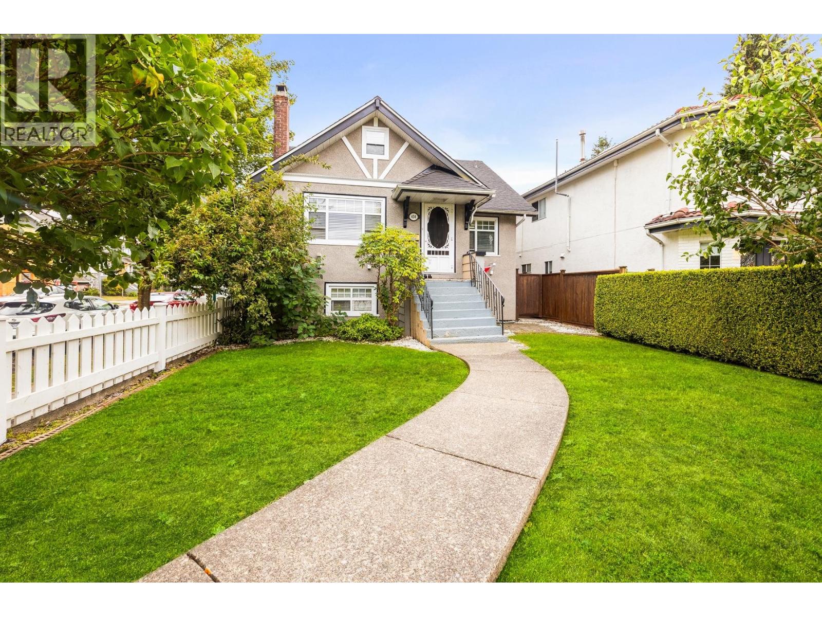 404 W 18TH AVENUE