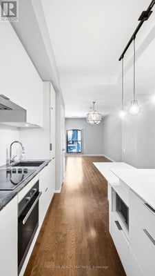 5 St Joseph St, Toronto (Bay Street Corridor), ON 3