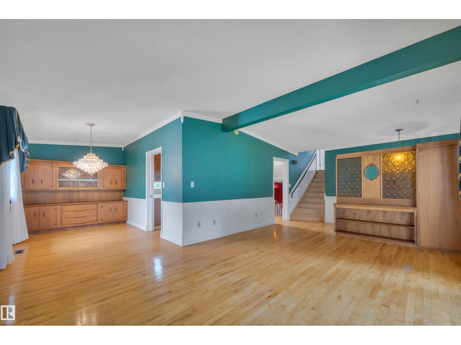 7604 149 AV NW