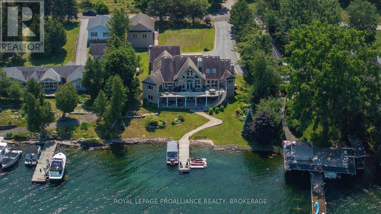 31 LEAVIS SHORES