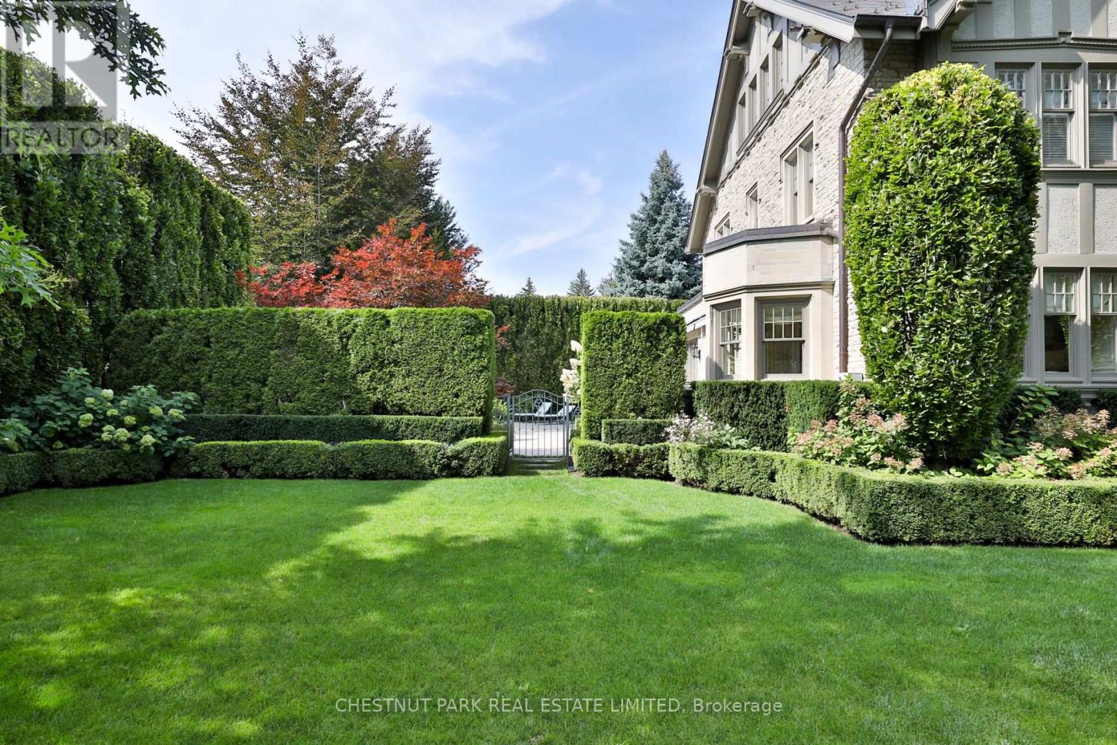 170 ROXBOROUGH DRIVE