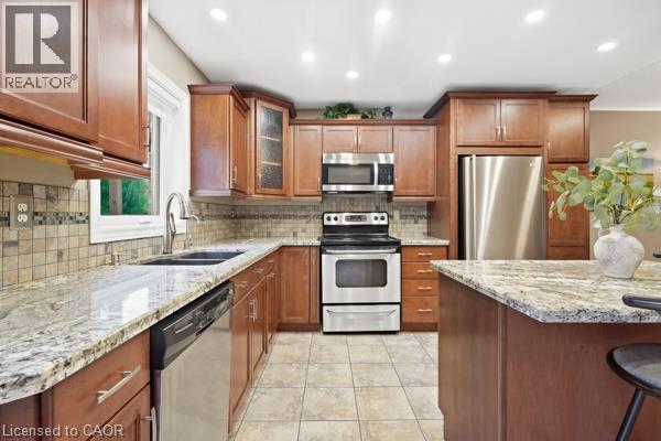 113 ESSEX POINT Drive