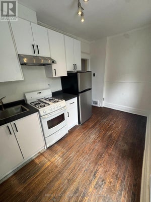 920 Woodbine Ave, Toronto (Woodbine Corridor), ON 2