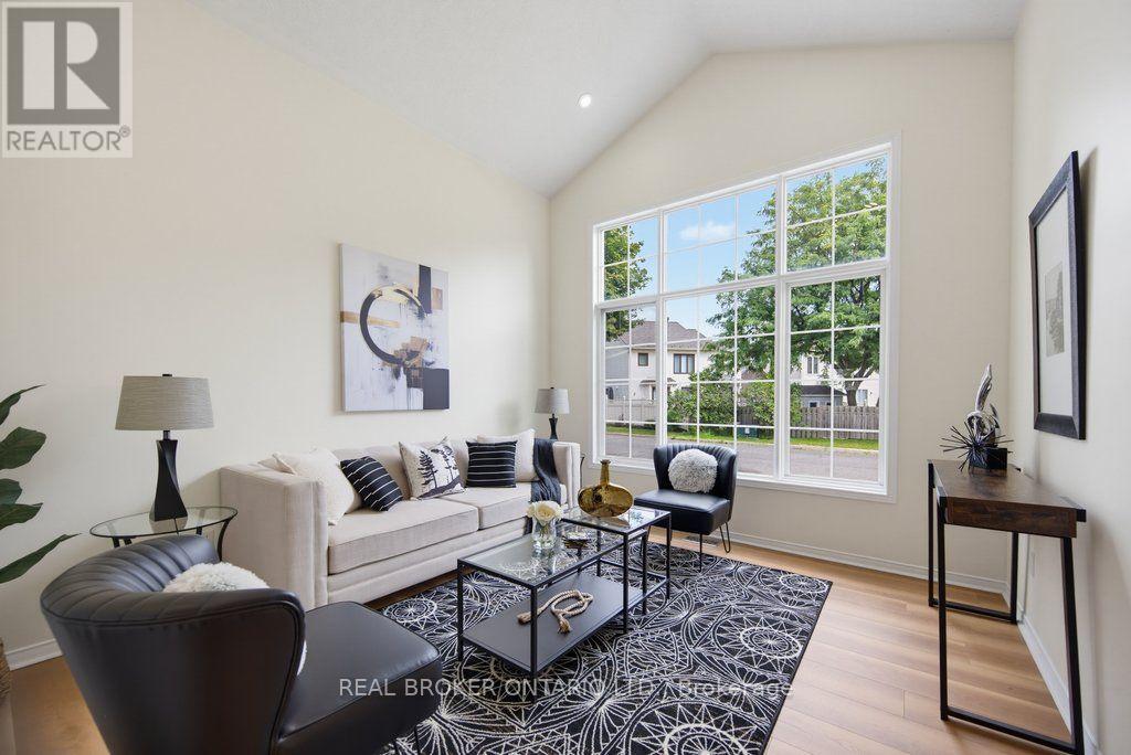 2000 OAKBROOK CIRCLE
