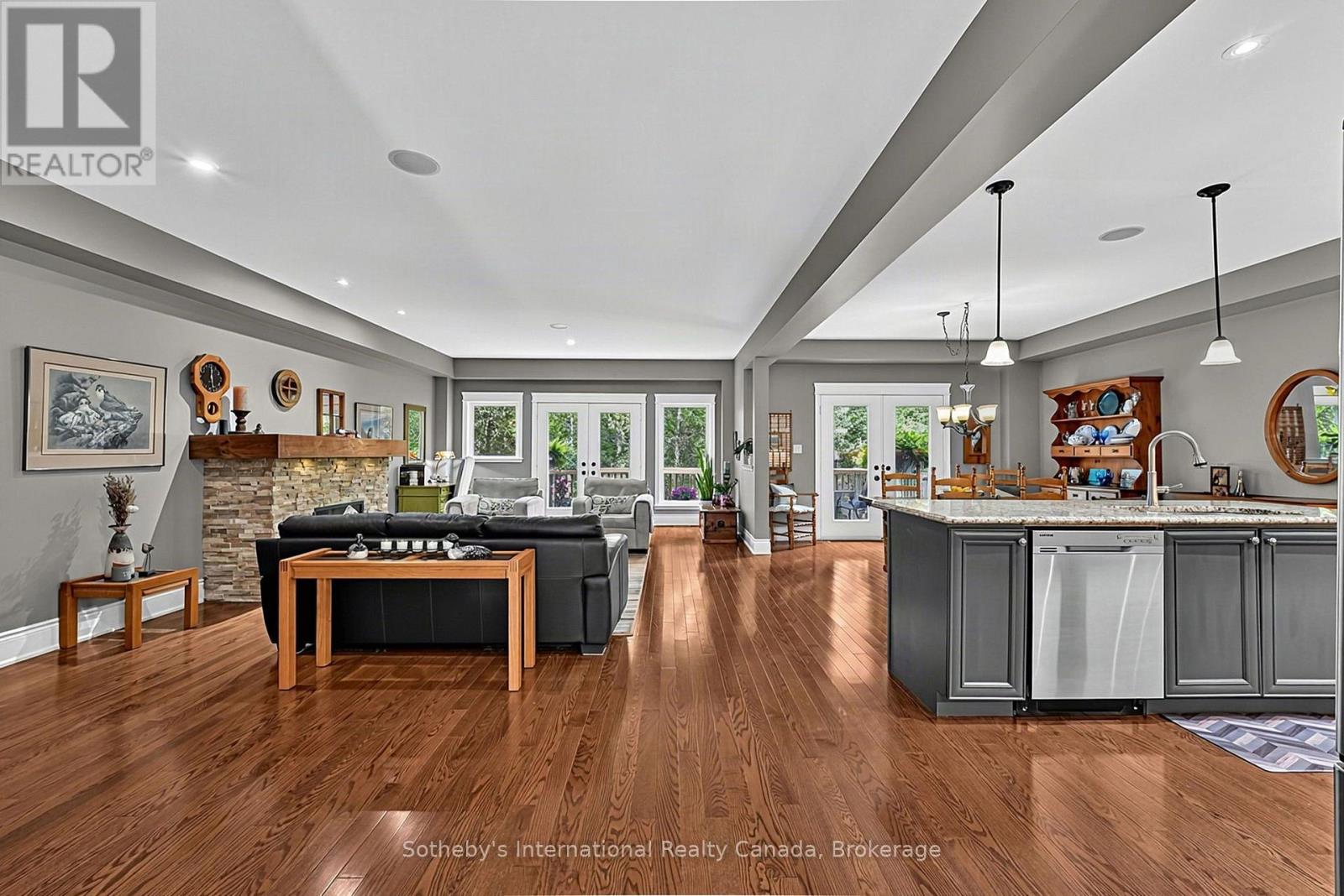 9 MEADOWBROOK LANE