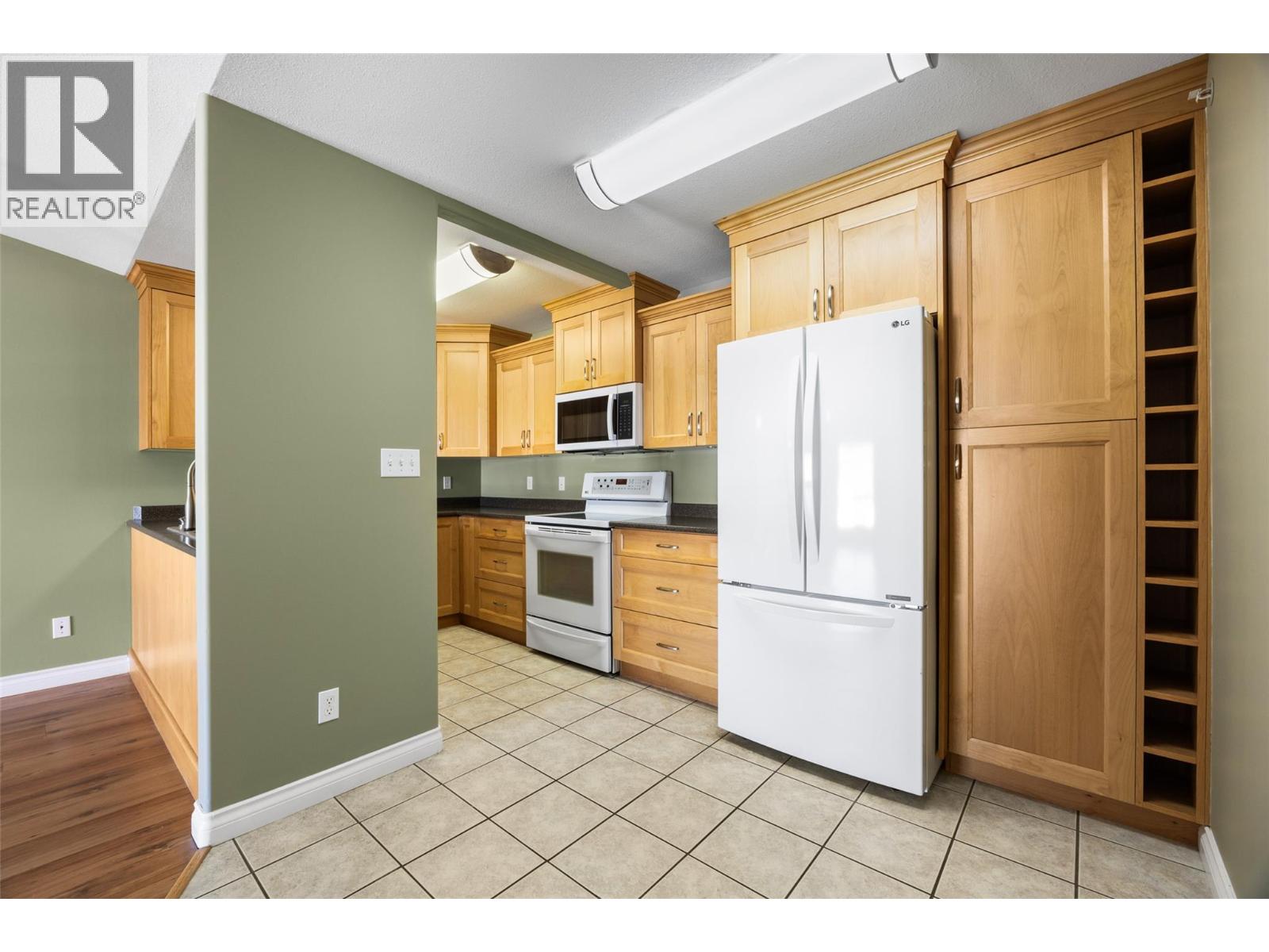 683 Victoria Street Unit# 407