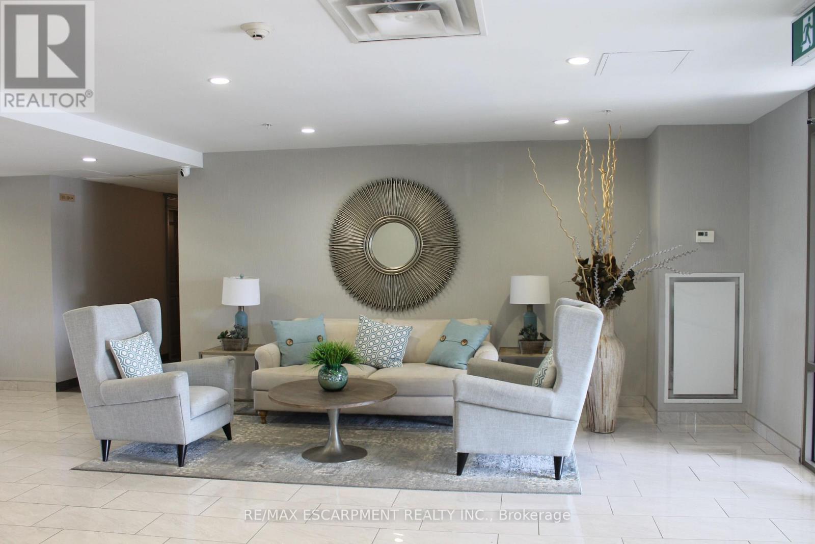 316 - 35 SOUTHSHORE CRESCENT