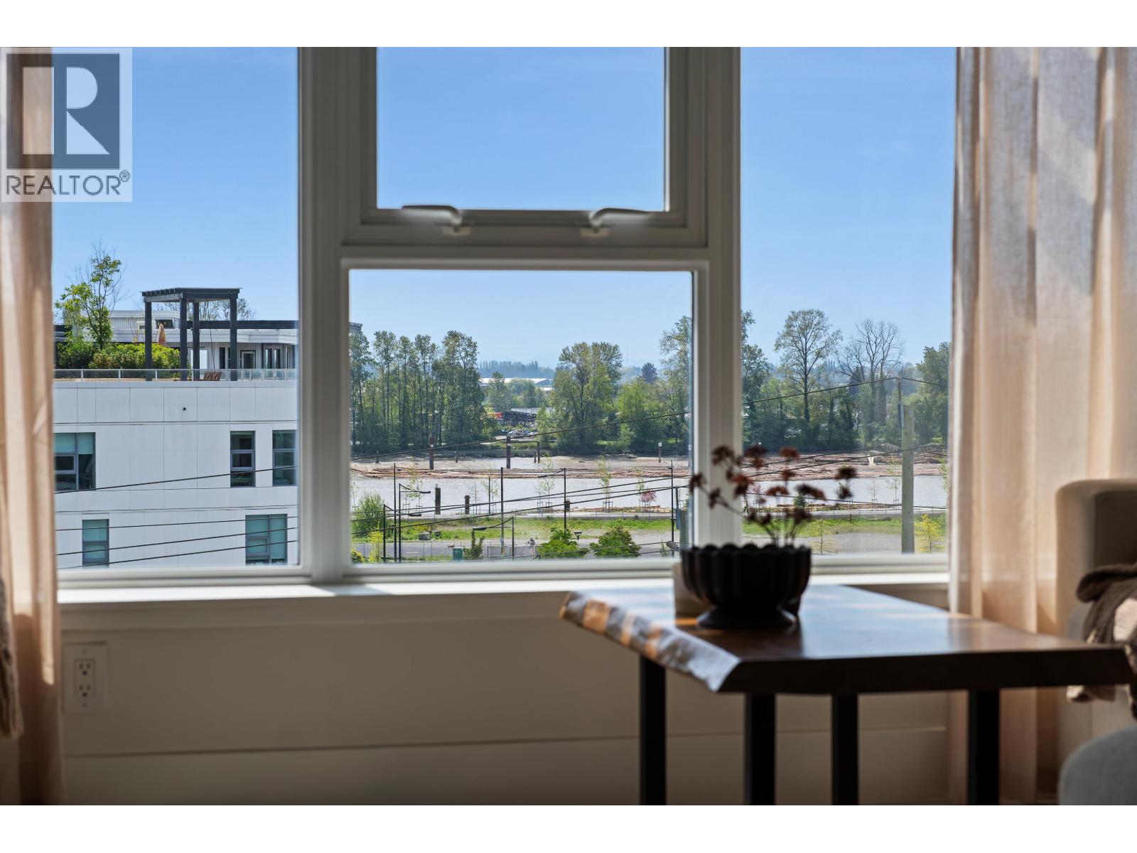 607 3438 SAWMILL CRESCENT