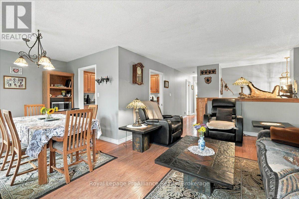 4 BOGART CRESCENT