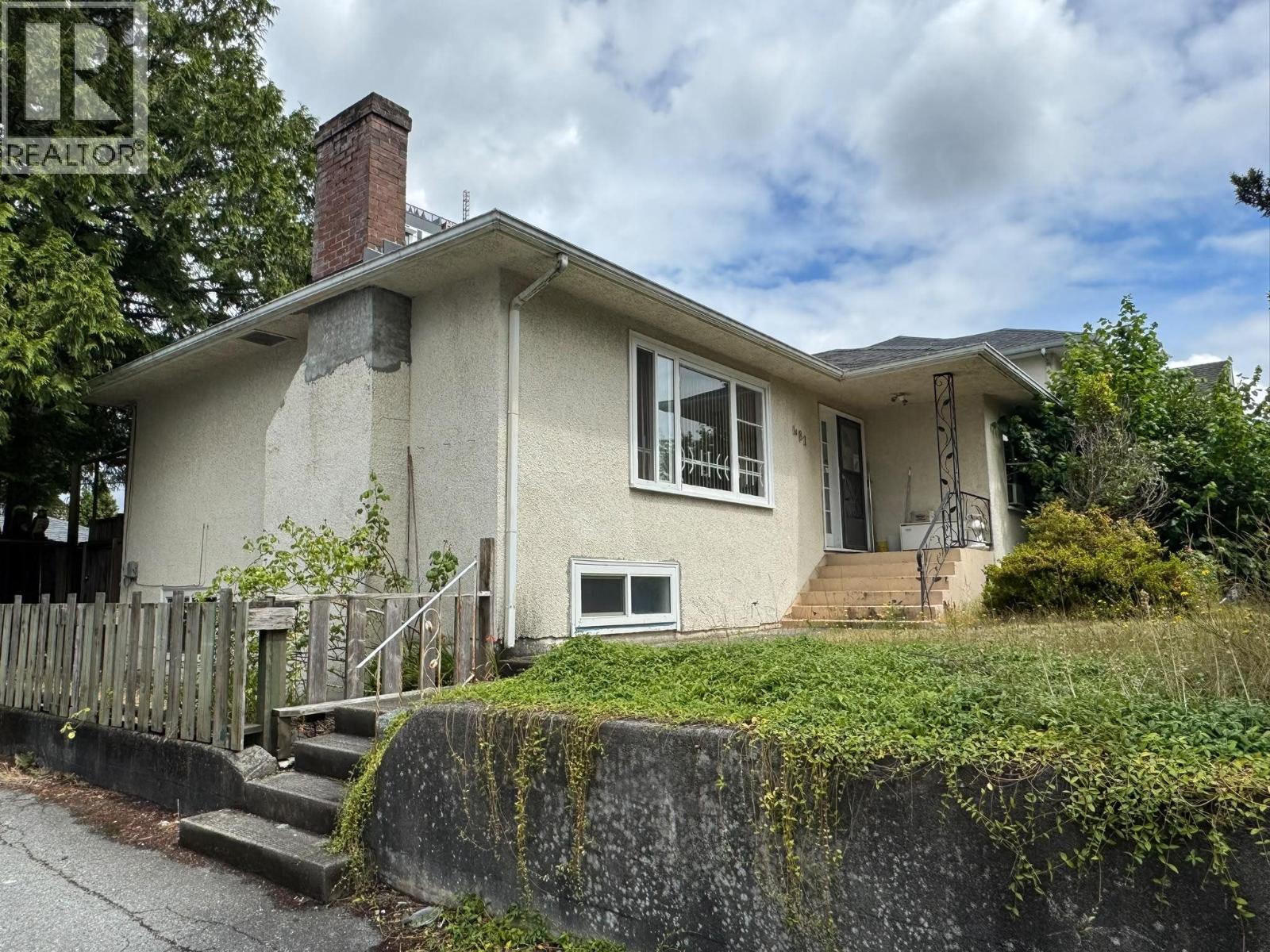 481 W 40TH AVENUE