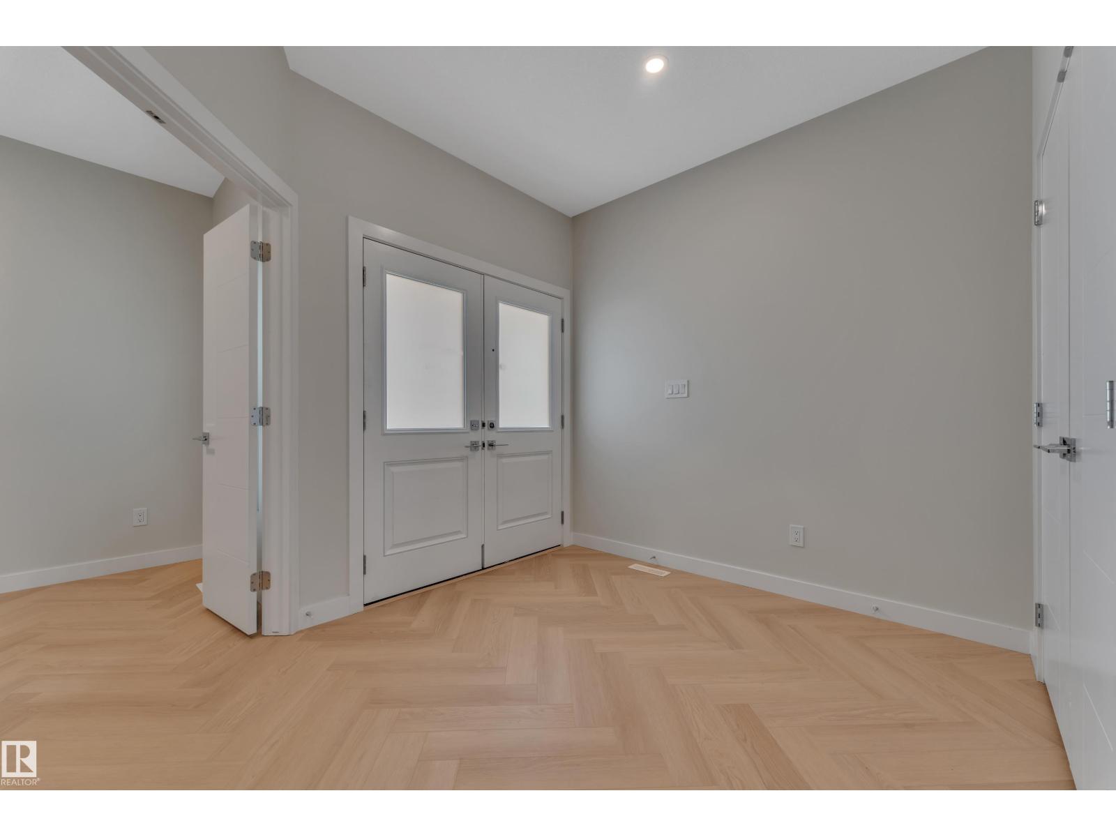 377 Linden LO