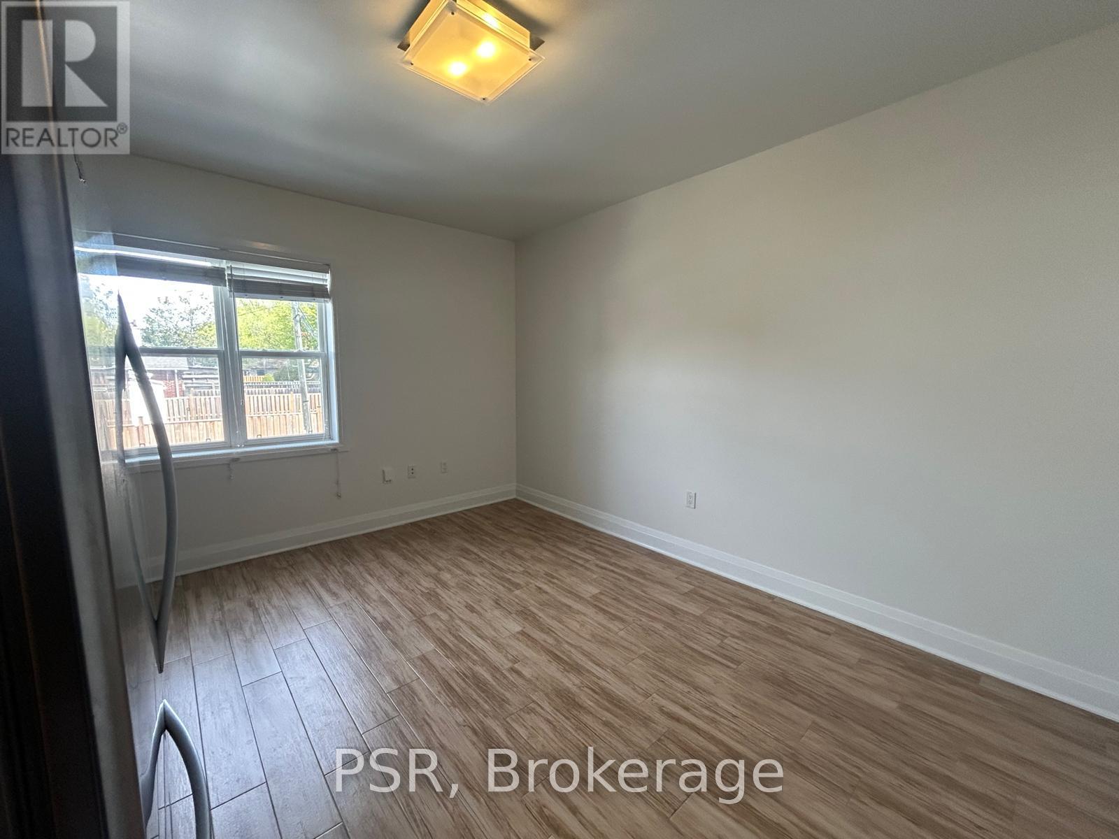 3 - 3110 LAKE SHORE BOULEVARD W