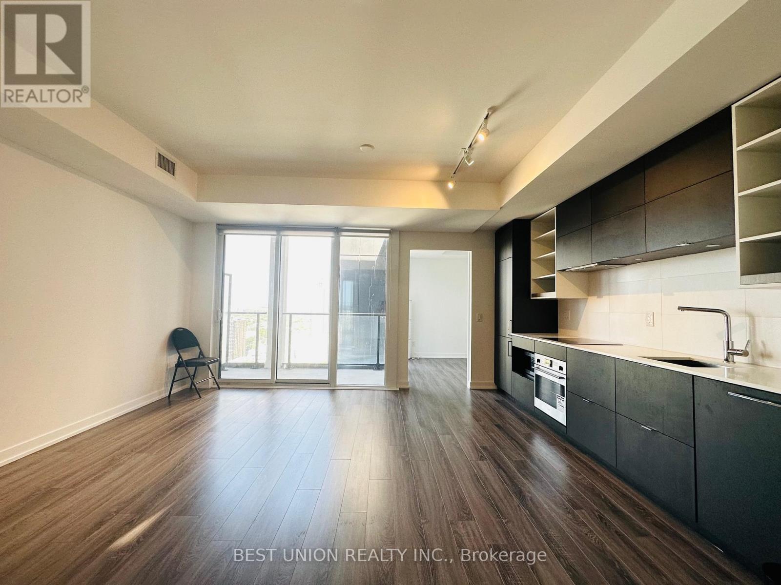 2813 - 20 EDWARD STREET