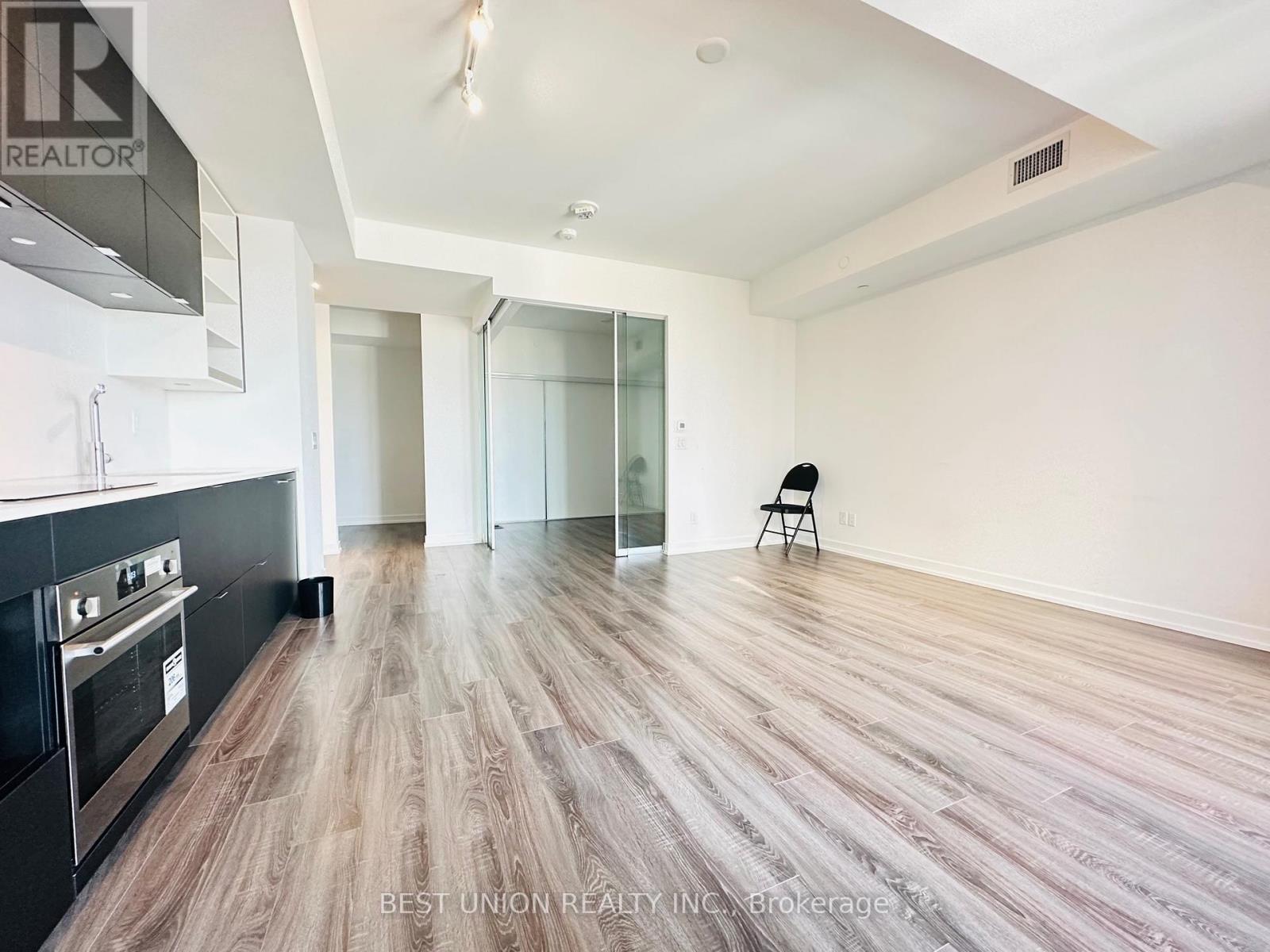 2813 - 20 EDWARD STREET