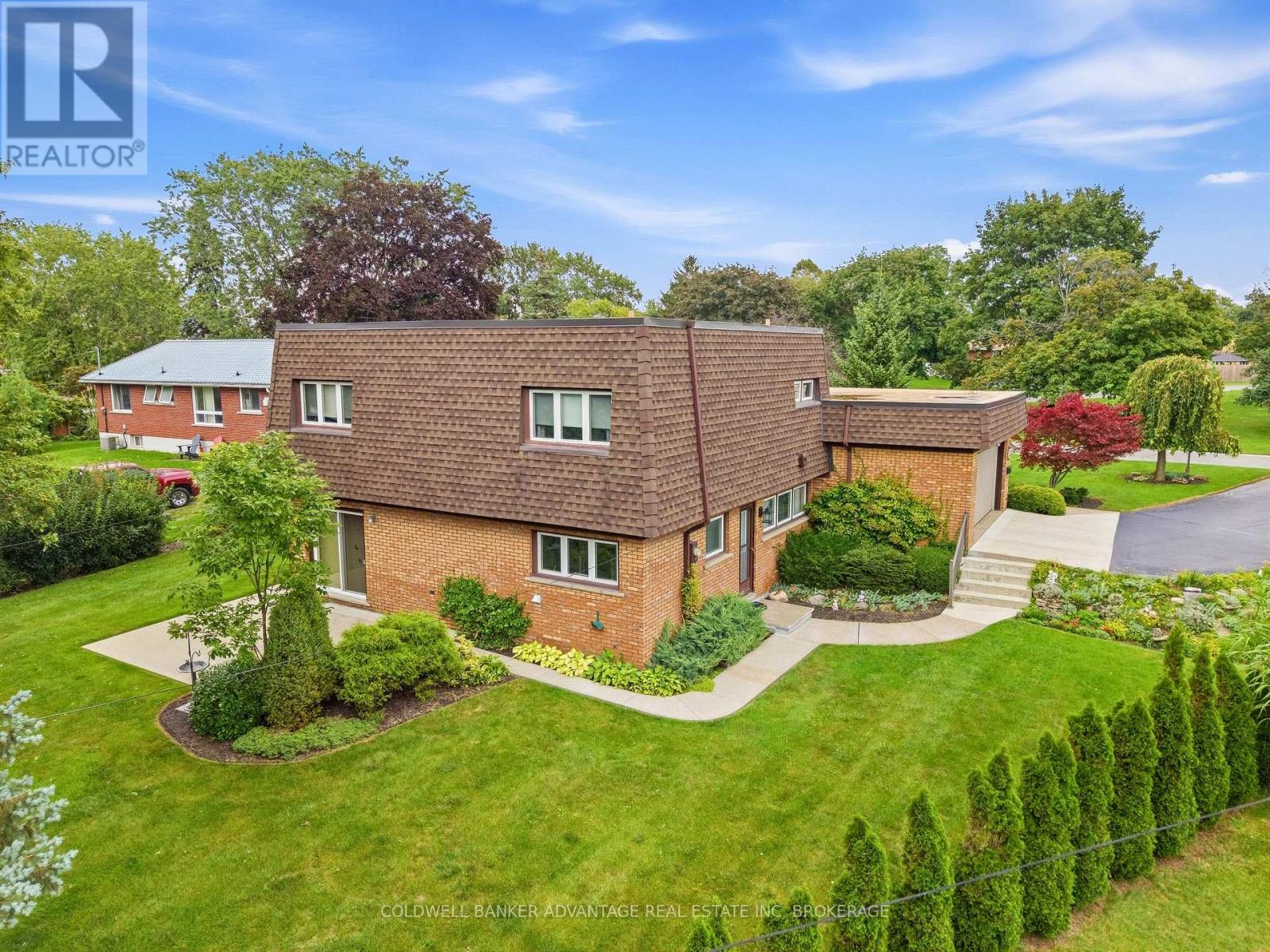 21 THORNCREST ROAD