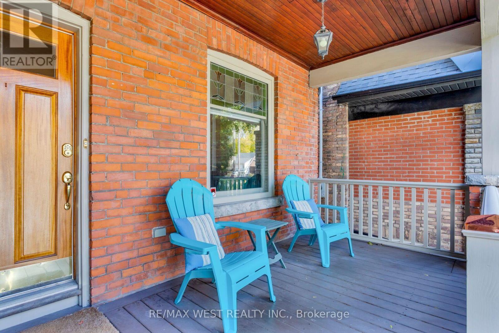 81 CHELSEA AVENUE