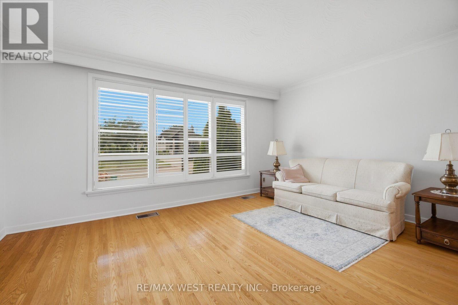 89 WENDELL AVENUE