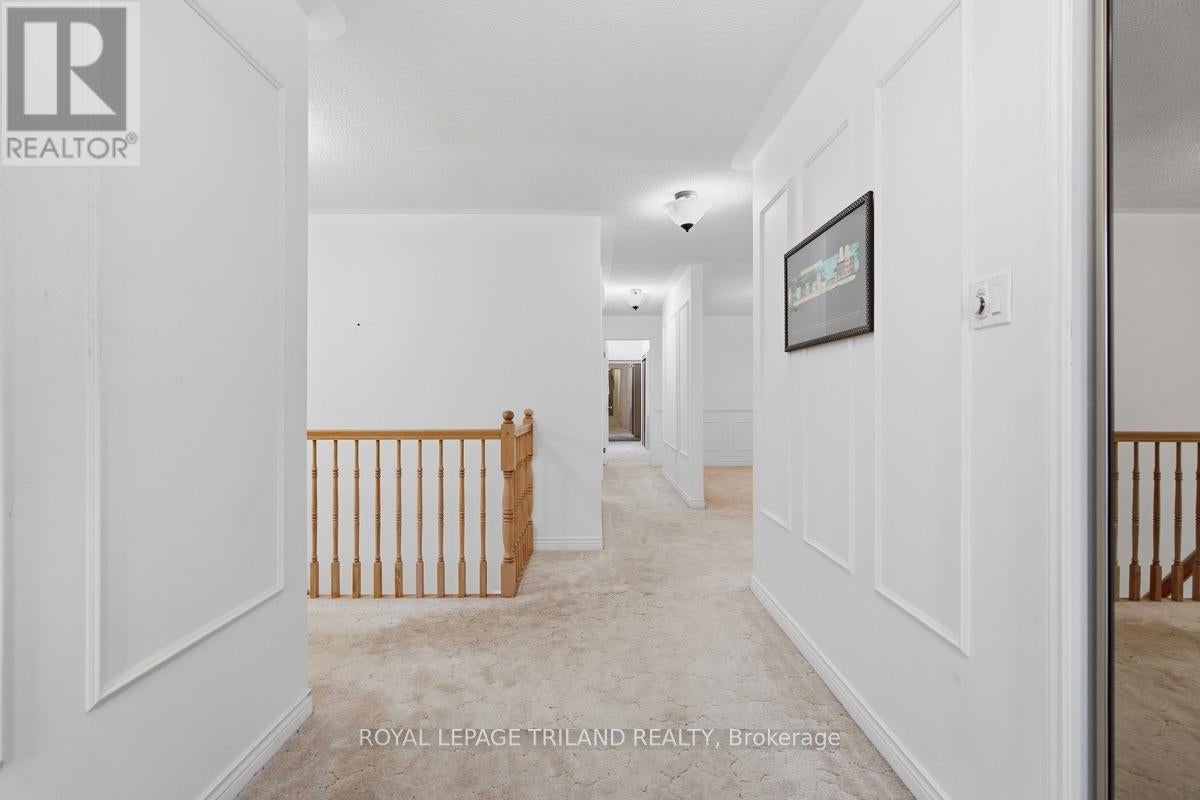 8 - 60 ROSECLIFFE CRESCENT