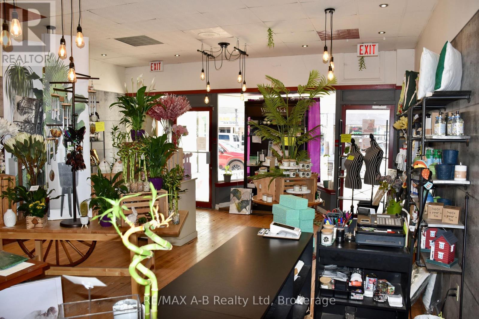 123 QUEEN STREET E